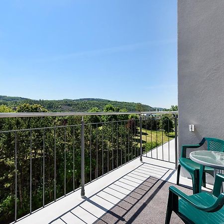 Hotel Alex Beroun  Buitenkant foto
