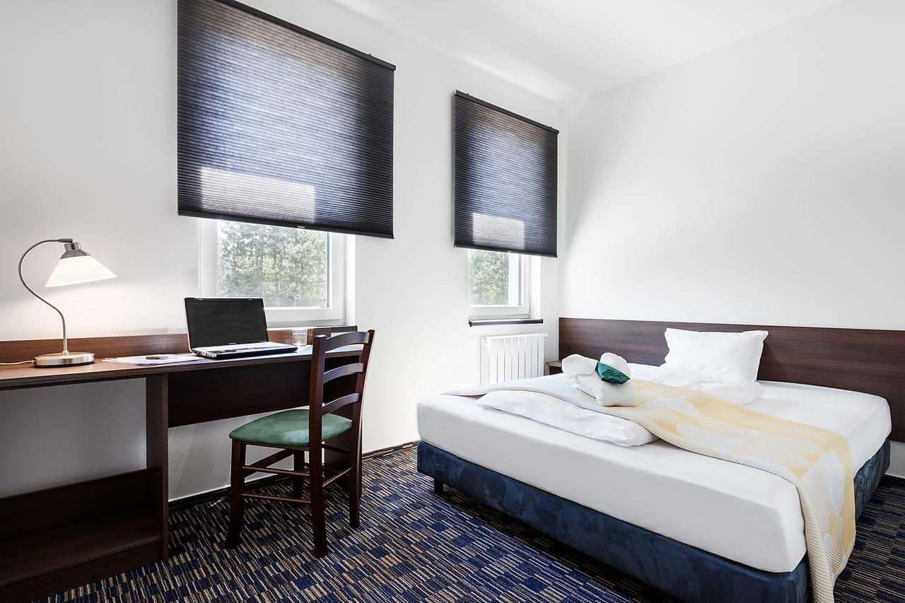 Hotel Alex Beroun  Buitenkant foto