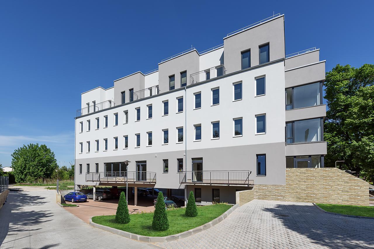 Hotel Alex Beroun  Buitenkant foto