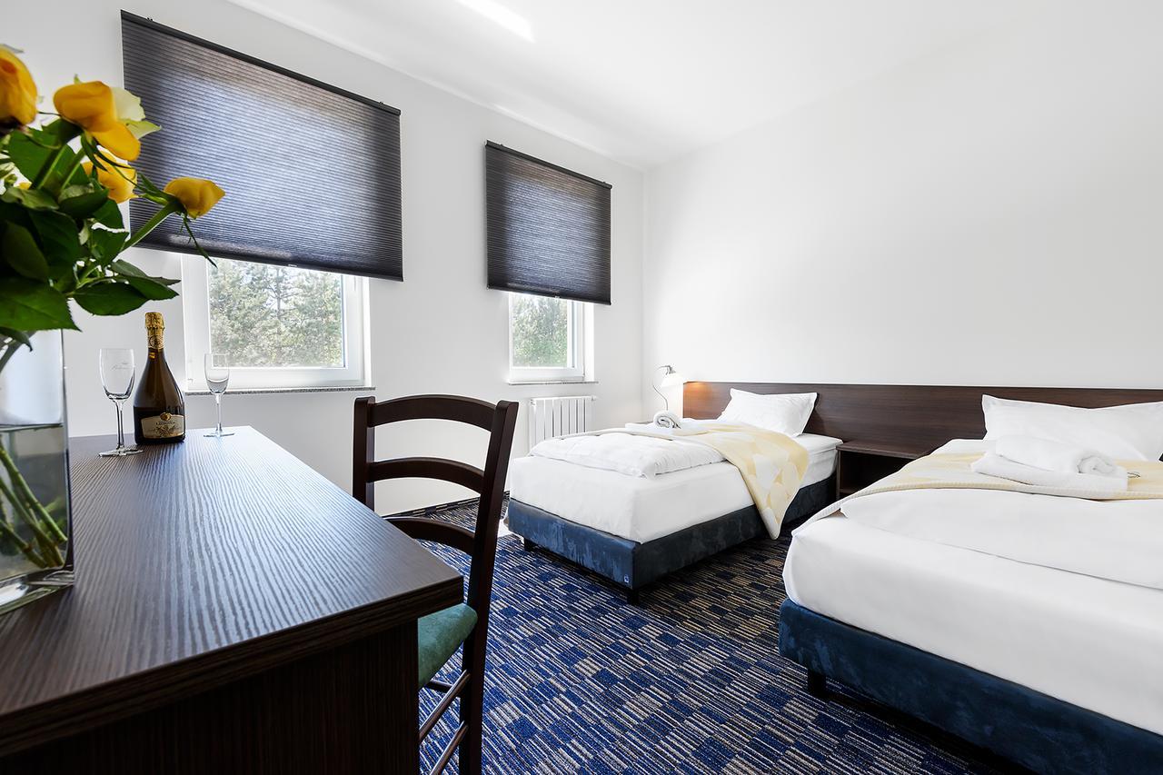 Hotel Alex Beroun  Buitenkant foto