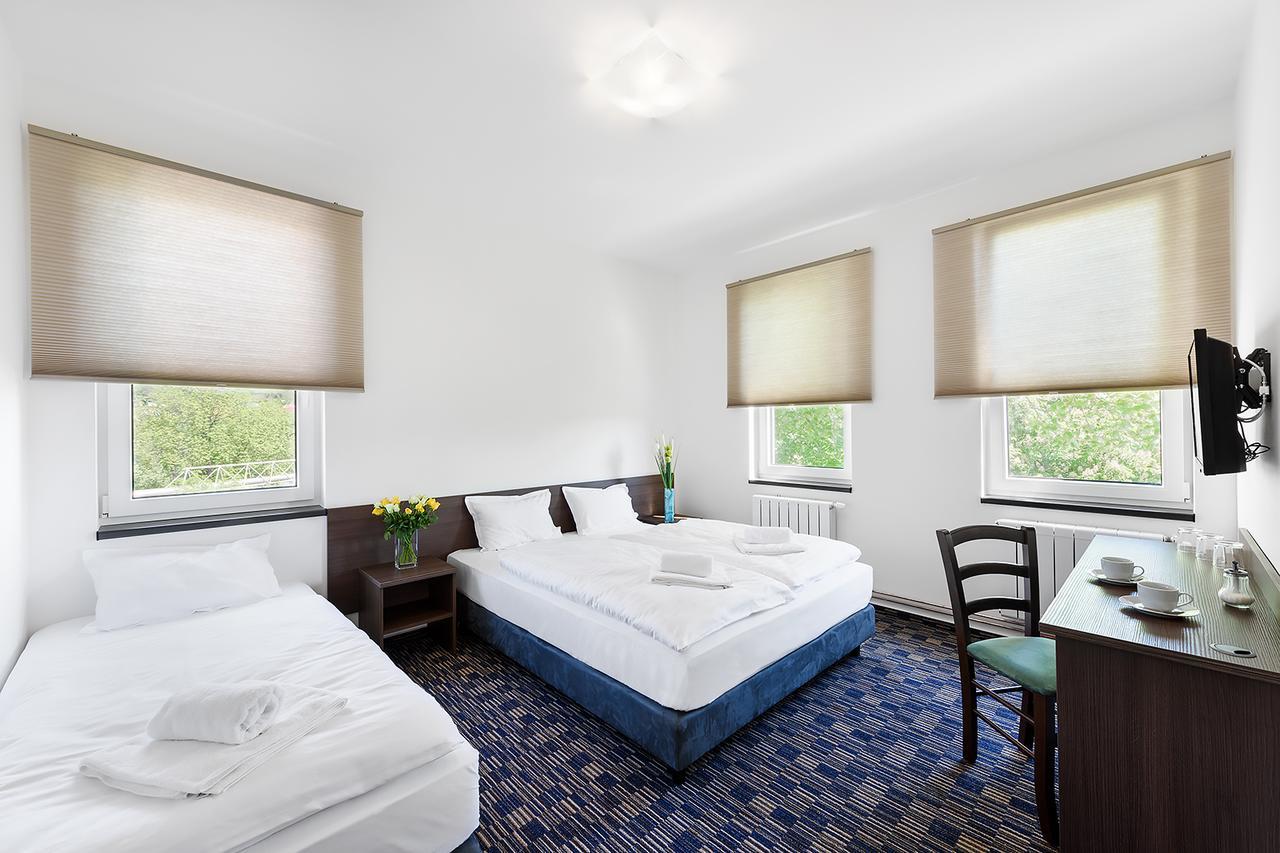 Hotel Alex Beroun  Buitenkant foto